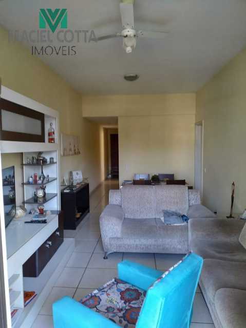 Apartamento à venda com 3 quartos, 110m² - Foto 2