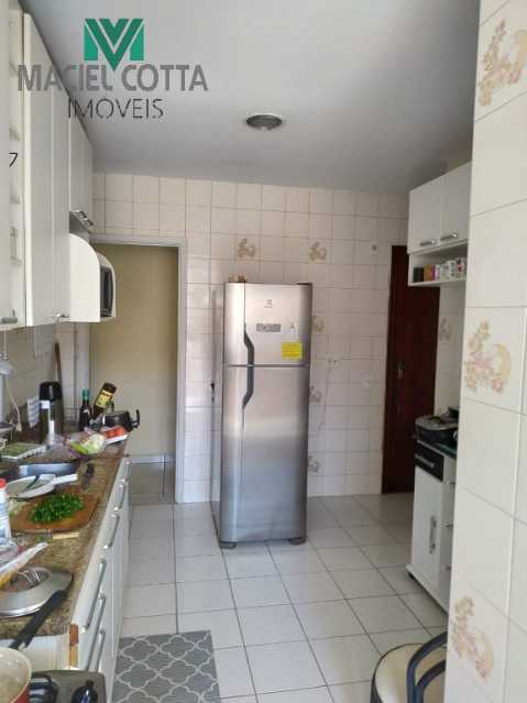 Apartamento à venda com 3 quartos, 110m² - Foto 13