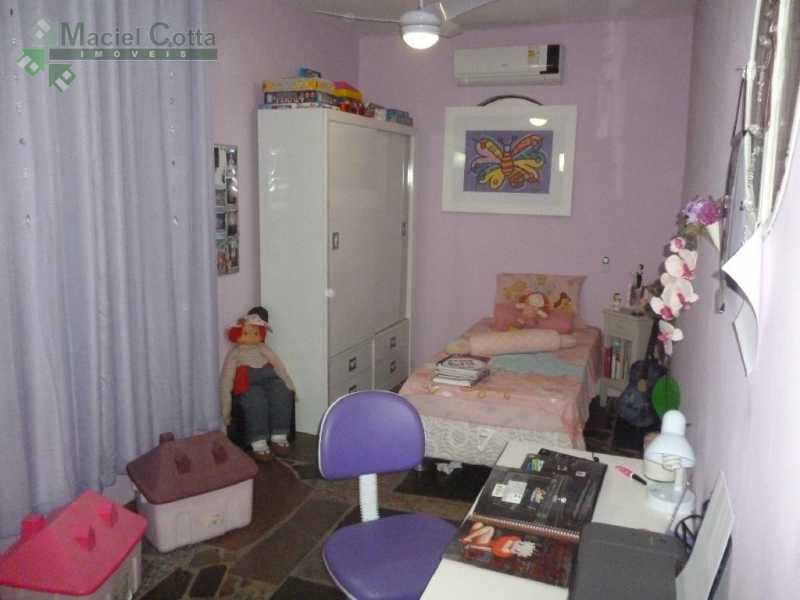 Casa à venda com 5 quartos, 160m² - Foto 9