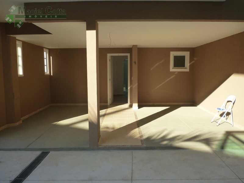 Casa à venda com 3 quartos, 180m² - Foto 2