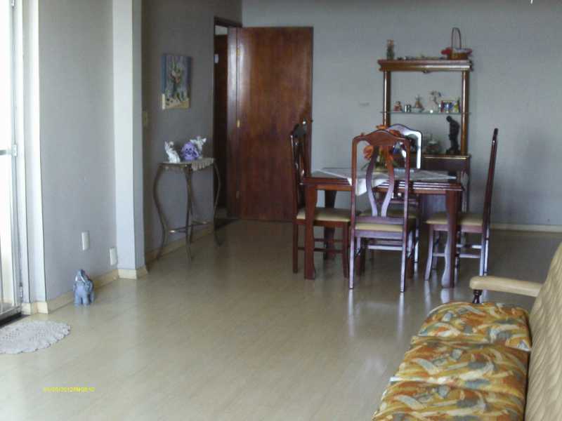 Casa à venda com 3 quartos, 100m² - Foto 2