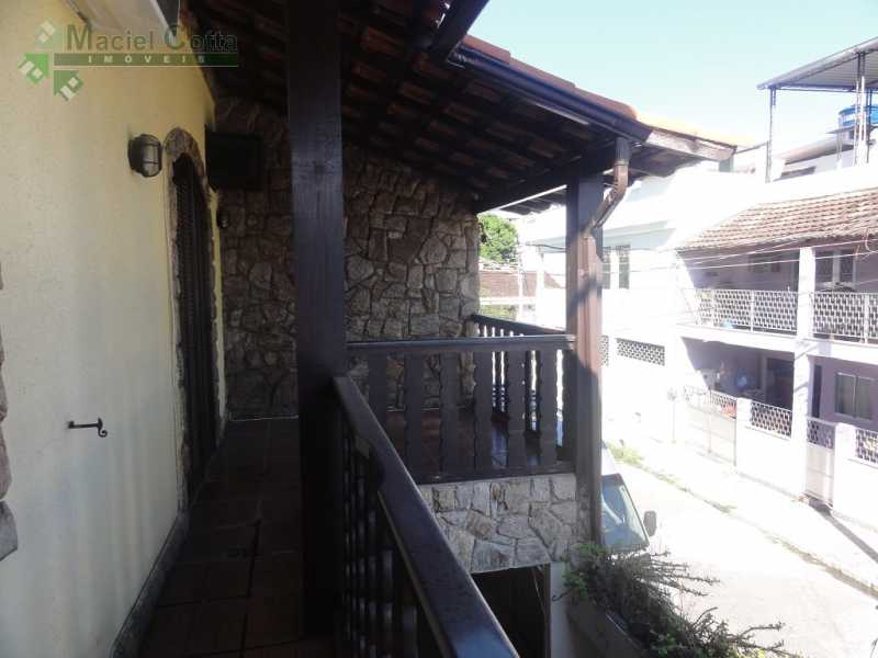 Casa à venda com 4 quartos, 140m² - Foto 2