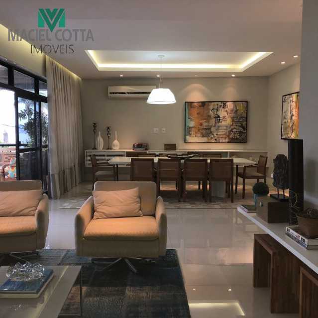 Apartamento à venda com 4 quartos, 216m² - Foto 4