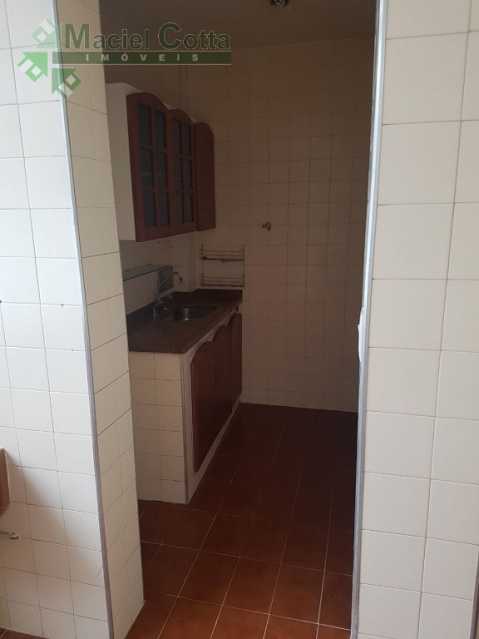 Apartamento à venda com 2 quartos, 60m² - Foto 6