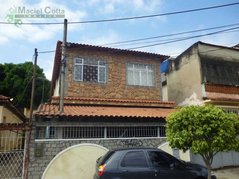 Casa à venda com 3 quartos, 500m² - Foto 1