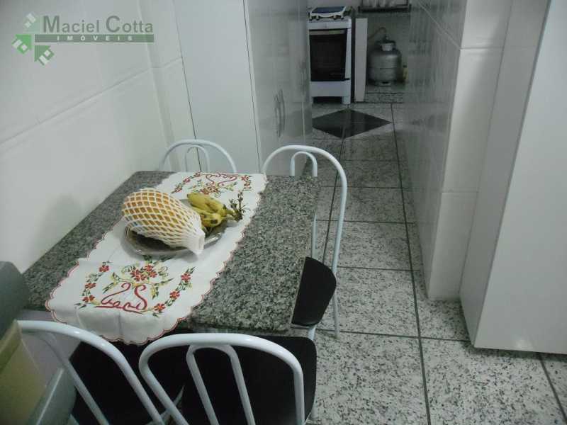 Apartamento à venda com 2 quartos, 100m² - Foto 10