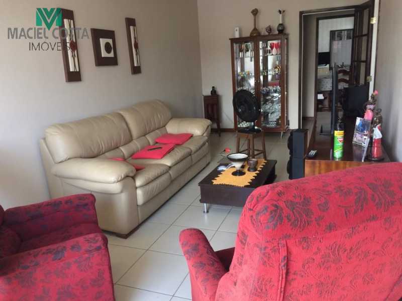 Apartamento à venda com 2 quartos, 80m² - Foto 2