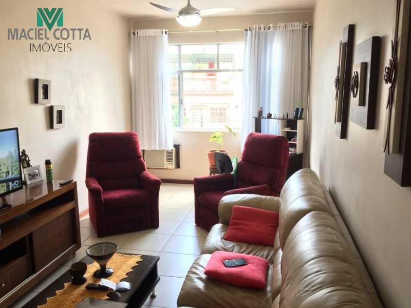 Apartamento à venda com 2 quartos, 80m² - Foto 1