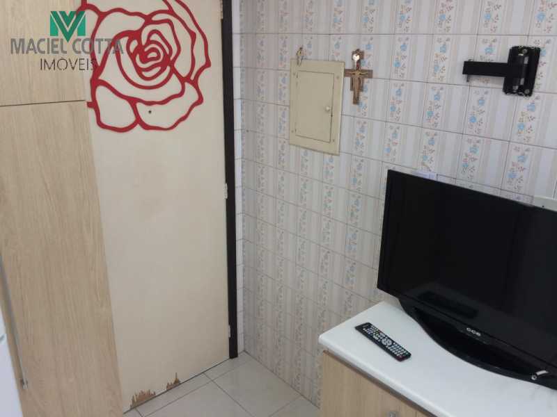 Apartamento à venda com 2 quartos, 80m² - Foto 13