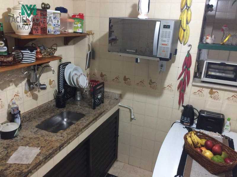 Apartamento à venda com 2 quartos, 70m² - Foto 12