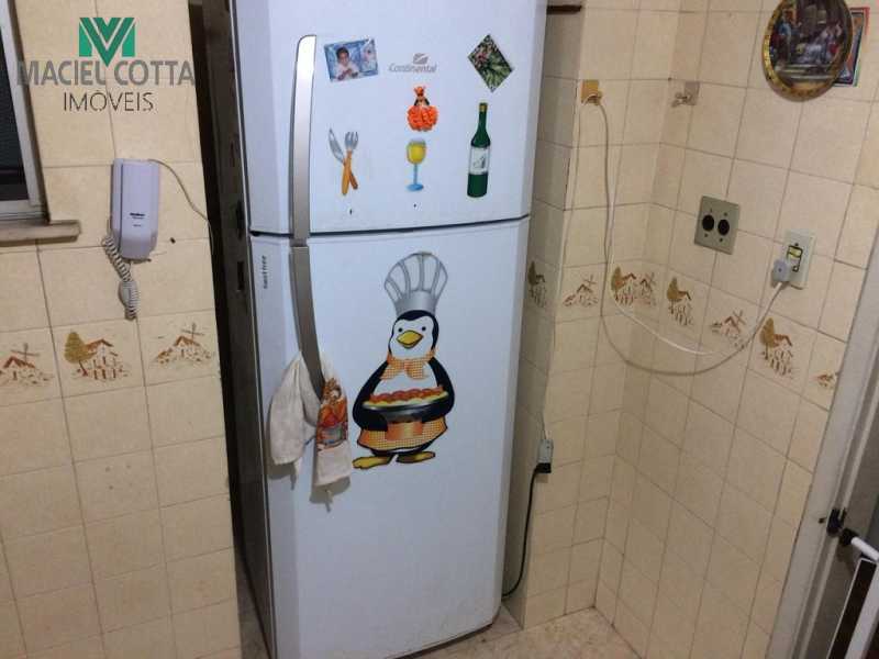 Apartamento à venda com 2 quartos, 70m² - Foto 14