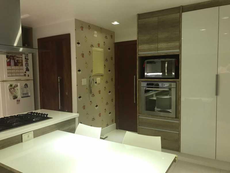 Apartamento à venda com 3 quartos, 140m² - Foto 21