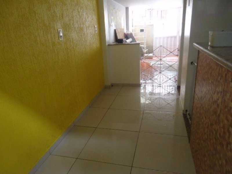 Casa à venda com 2 quartos, 70m² - Foto 18