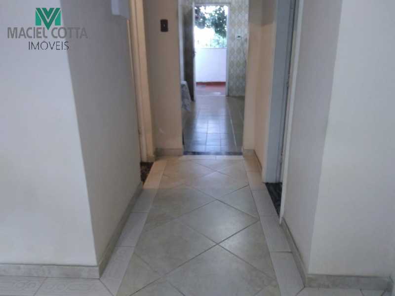 Casa à venda com 3 quartos, 200m² - Foto 2