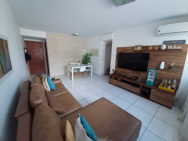 Apartamento à venda com 3 quartos, 50m² - Foto 2