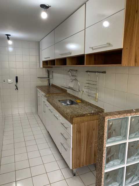 Apartamento à venda com 2 quartos, 60m² - Foto 11