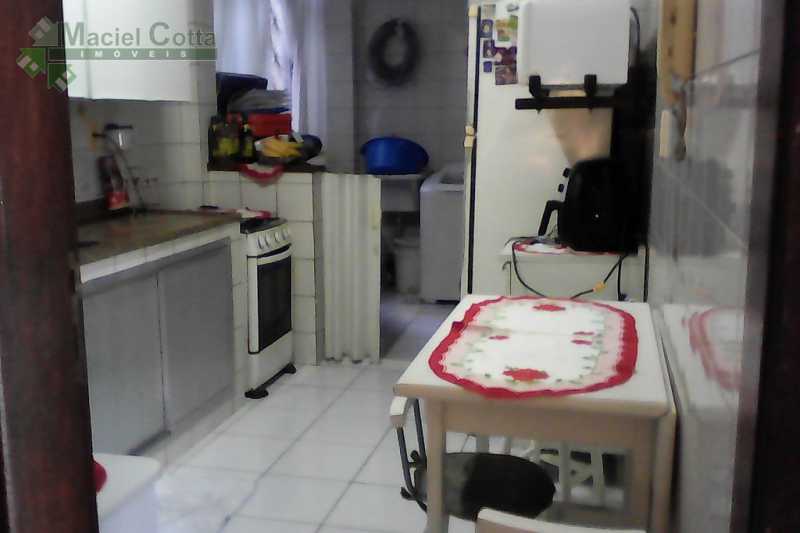 Apartamento à venda com 2 quartos, 77m² - Foto 13