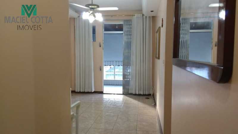 Apartamento à venda com 2 quartos, 78m² - Foto 3