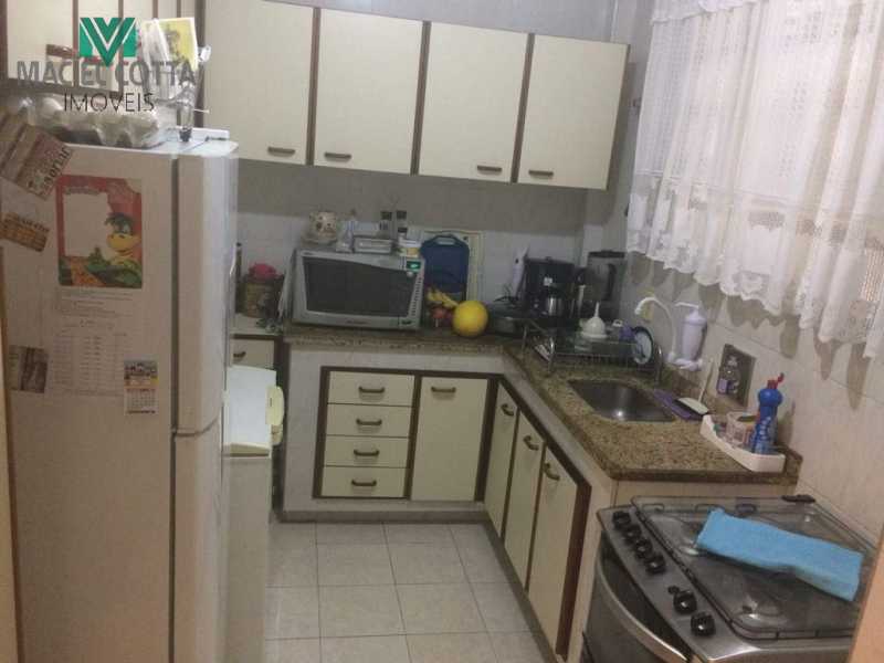 Apartamento à venda com 2 quartos, 72m² - Foto 7