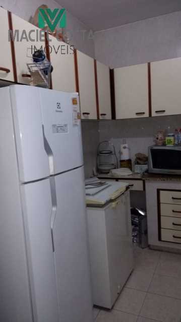 Apartamento à venda com 2 quartos, 72m² - Foto 8