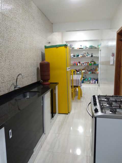 Casa à venda com 6 quartos, 192m² - Foto 9