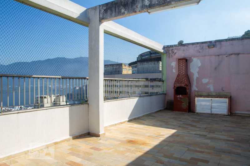 Apartamento à venda com 2 quartos, 70m² - Foto 9