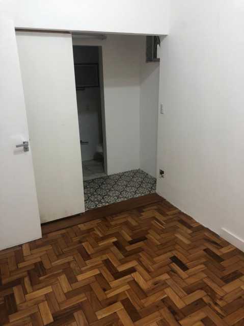 Apartamento à venda com 2 quartos, 70m² - Foto 3