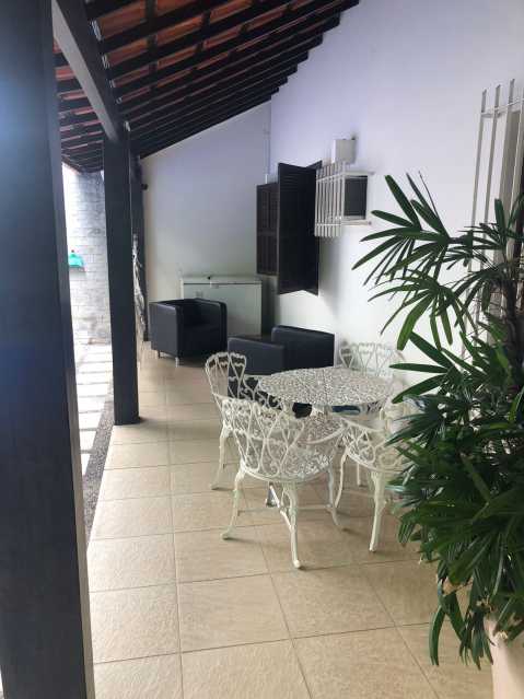 Casa à venda com 3 quartos, 280m² - Foto 2