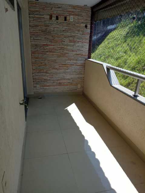 Apartamento à venda com 2 quartos, 70m² - Foto 3