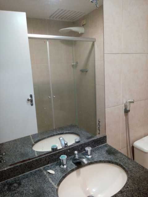 Apartamento à venda com 2 quartos, 70m² - Foto 12