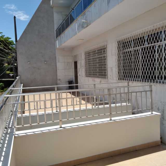 Casa à venda com 4 quartos, 300m² - Foto 3