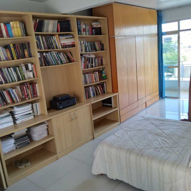 Casa à venda com 4 quartos, 300m² - Foto 10