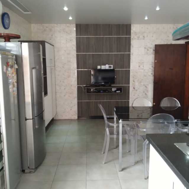 Casa à venda com 4 quartos, 300m² - Foto 16