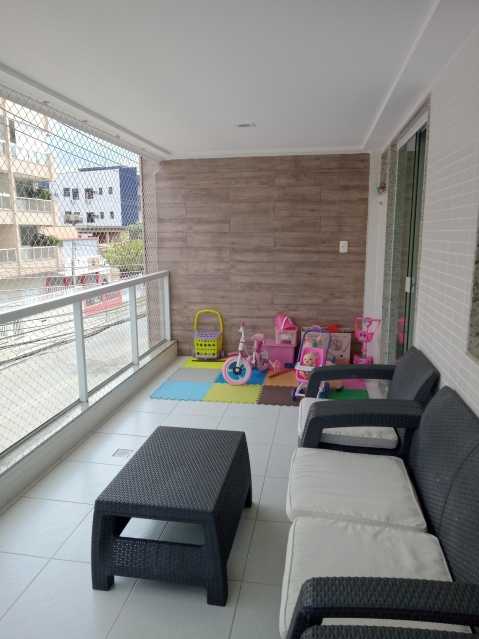 Apartamento à venda com 2 quartos, 75m² - Foto 3