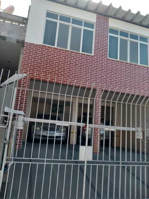 Casa à venda com 3 quartos, 200m² - Foto 2