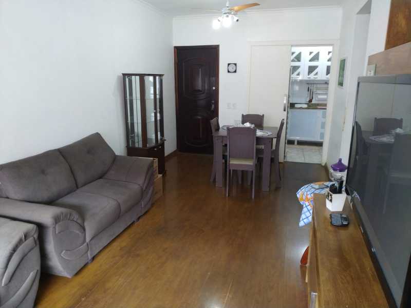 Apartamento à venda com 2 quartos, 70m² - Foto 3