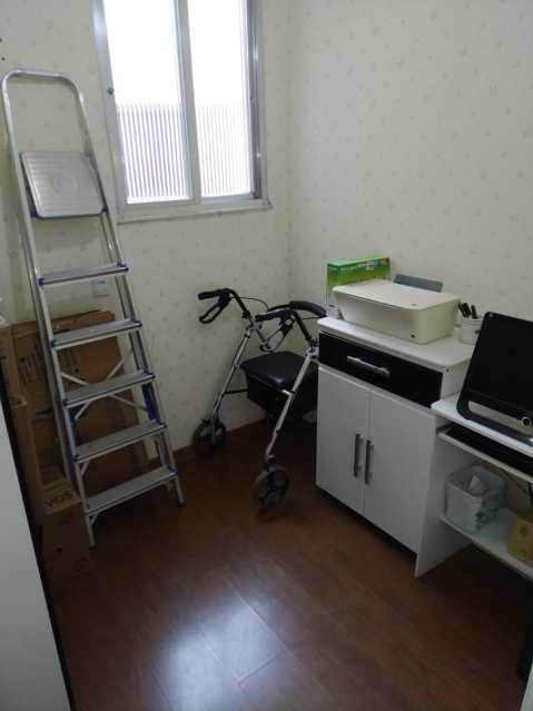 Apartamento à venda com 2 quartos, 70m² - Foto 13