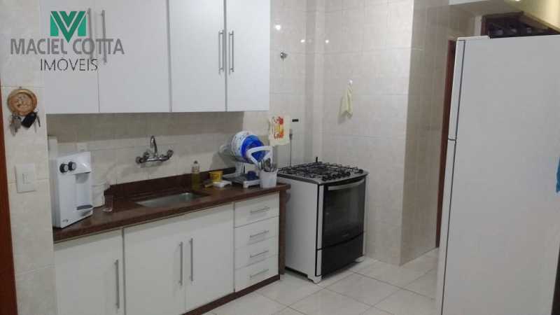 Apartamento à venda com 3 quartos, 176m² - Foto 15