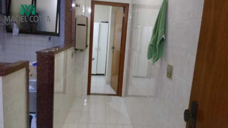 Apartamento à venda com 3 quartos, 176m² - Foto 19