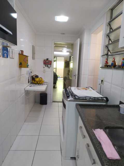 Apartamento à venda com 2 quartos, 72m² - Foto 9