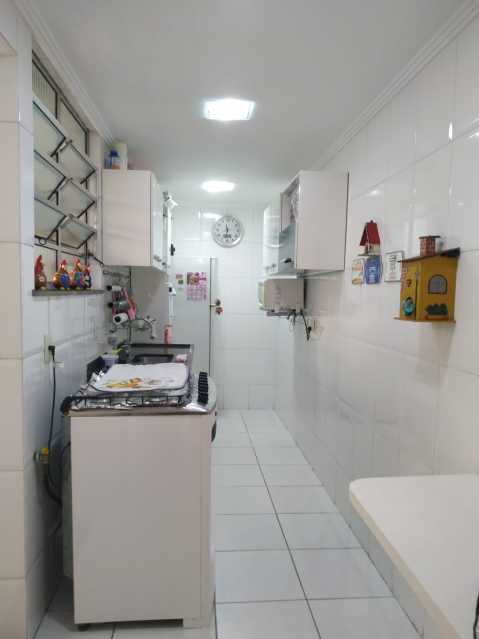 Apartamento à venda com 2 quartos, 72m² - Foto 11