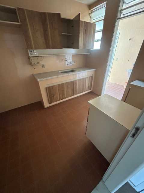 Apartamento para alugar com 2 quartos, 70m² - Foto 11