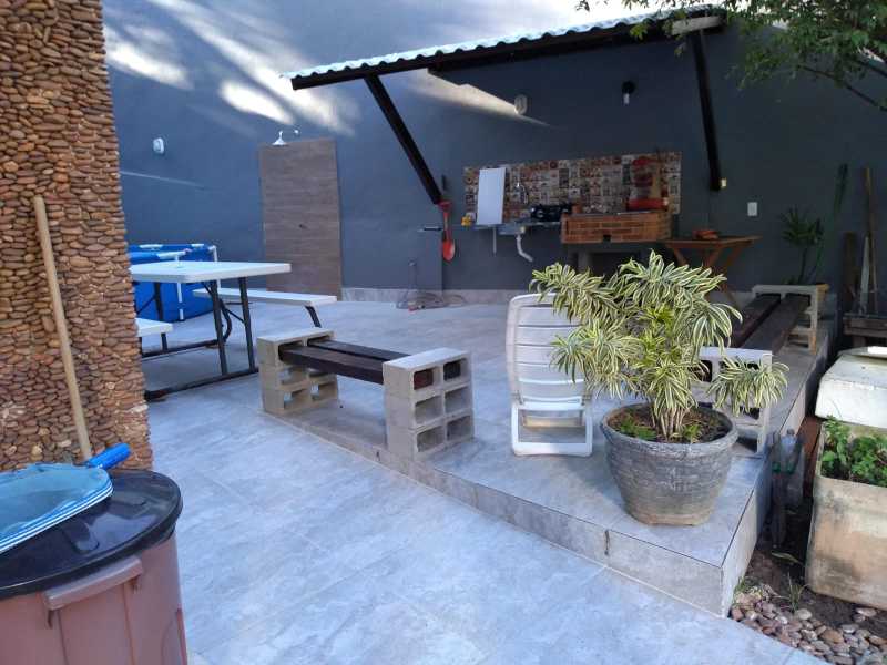 Casa à venda com 4 quartos, 200m² - Foto 23