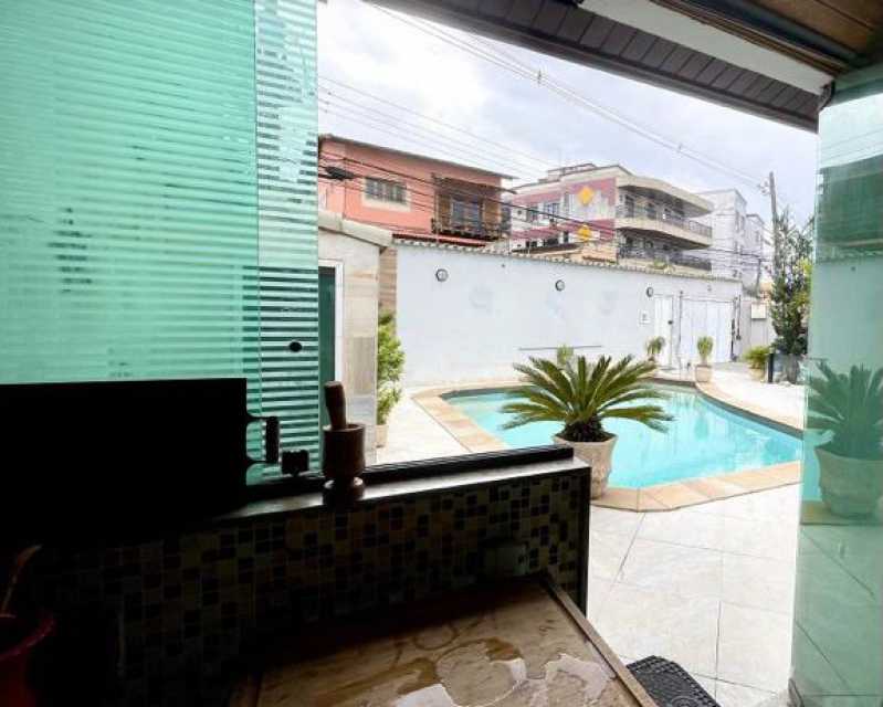 Casa à venda com 3 quartos, 289m² - Foto 3