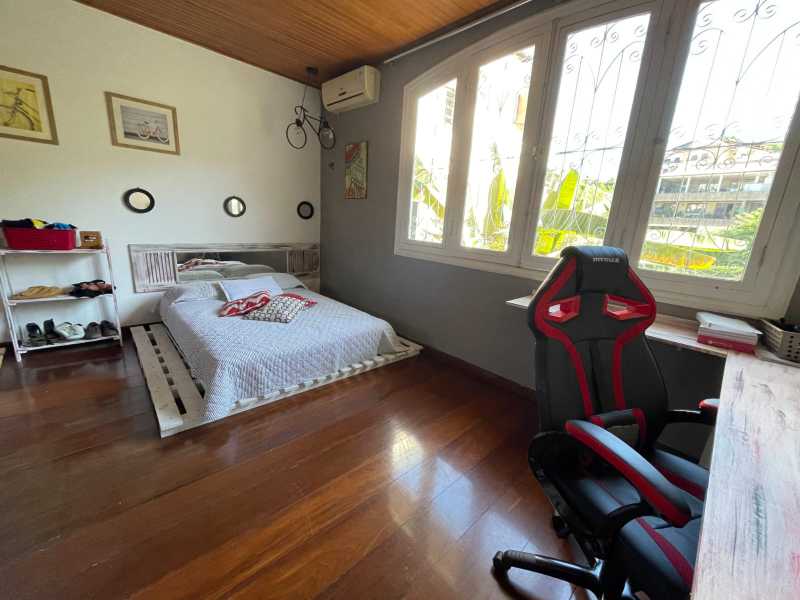 Casa à venda com 6 quartos, 363m² - Foto 15