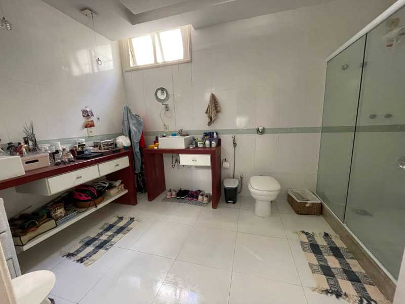 Casa à venda com 6 quartos, 363m² - Foto 18