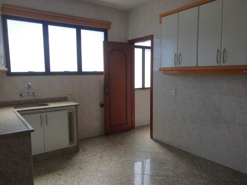 Apartamento à venda com 3 quartos, 120m² - Foto 9