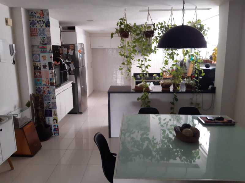 Apartamento à venda com 2 quartos, 85m² - Foto 7