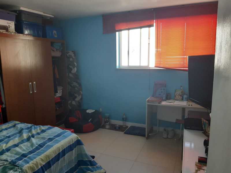 Casa à venda com 4 quartos, 220m² - Foto 13