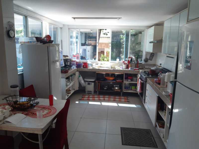 Casa à venda com 4 quartos, 220m² - Foto 20